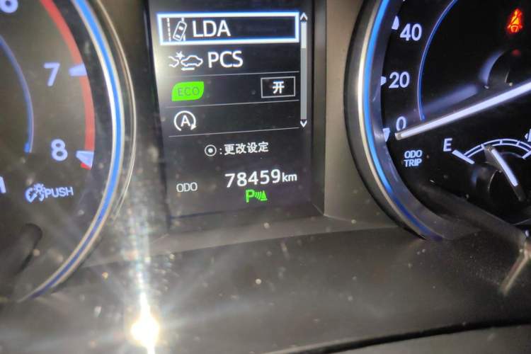 Used Toyota Highlander 2018 2.0T Four-Wheel Drive Knight Edition 7 Seats China VI Standard Odometer Close Up