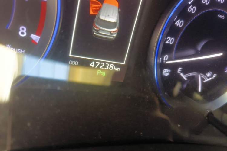 Used Toyota Highlander 2018 2.0T Four-Wheel Drive Knight Edition 7 Seats China VI Standard Odometer Close Up