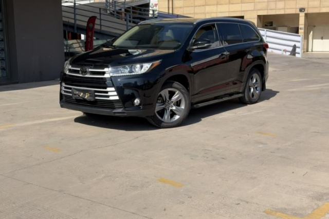 Used Toyota Highlander 2018 2.0T Four-Wheel Drive Luxury Edition 7 Seats China V Emission Standard
