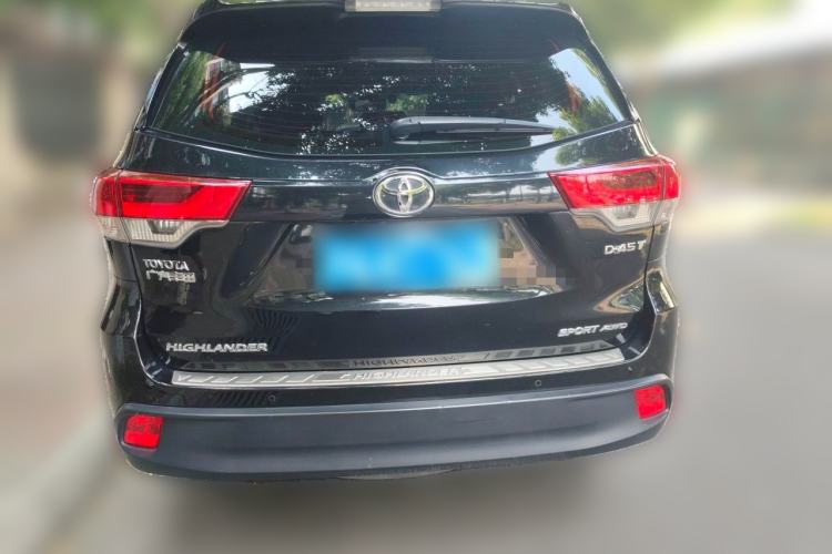 Used Toyota Highlander 2018 2.0T Four-Wheel Drive Luxury Edition 7 Seats China V Emission Standard Rear