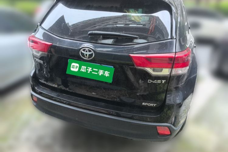Used Toyota Highlander 2018 2.0T Two-Wheel Drive Luxury Edition 7 Seats China VI Standard Rear