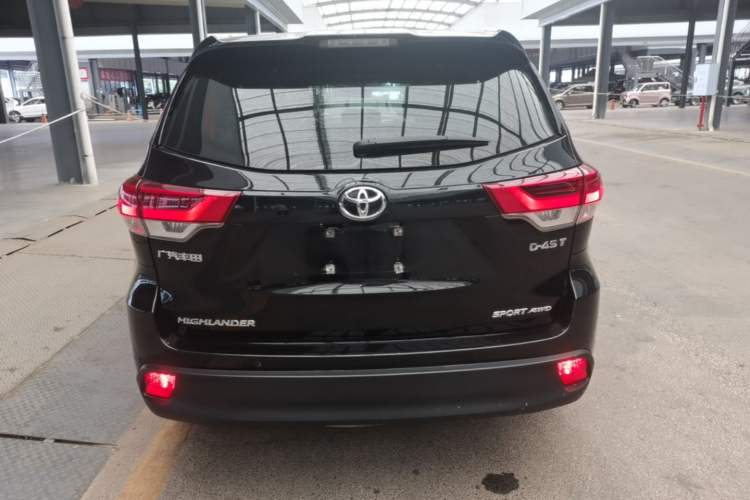 Used Toyota Highlander 2018 2.0T Four-Wheel Drive Luxury Version 7 Seats China VI Standard Rear