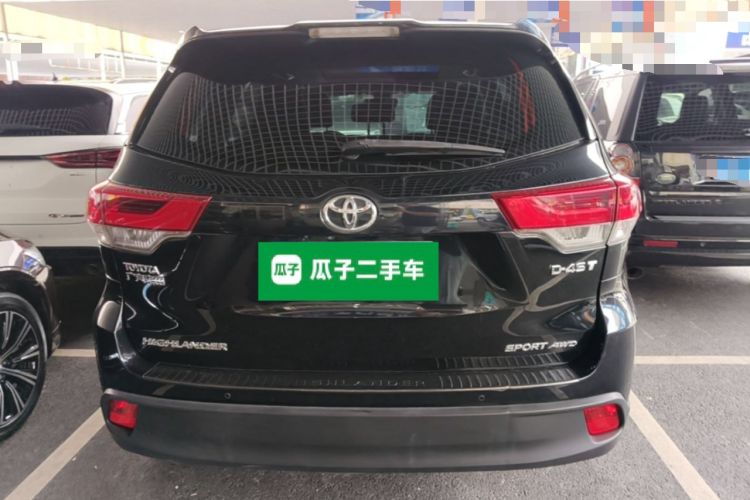 Used Toyota Highlander 2018 2.0T Four-Wheel Drive Luxury Edition 7 Seats China V Emission Standard Rear