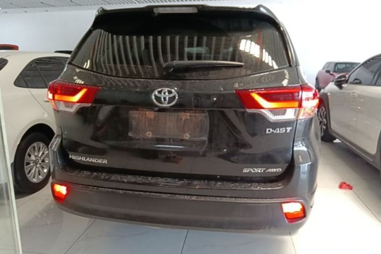 Used Toyota Highlander 2018 2.0T Four-Wheel Drive Luxury Version 7 Seats China VI Standard Rear