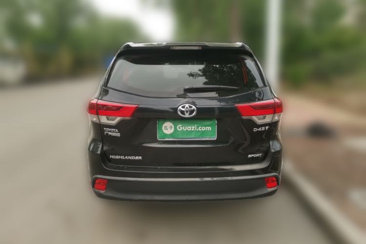 Used Toyota Highlander 2018 2.0T Two-Wheel-Drive Luxury Edition 7 Seats Emission Standard China V Rear