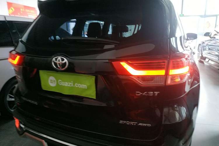Used Toyota Highlander 2018 2.0T Four-Wheel Drive Luxury Edition 7 Seats China V Emission Standard Rear