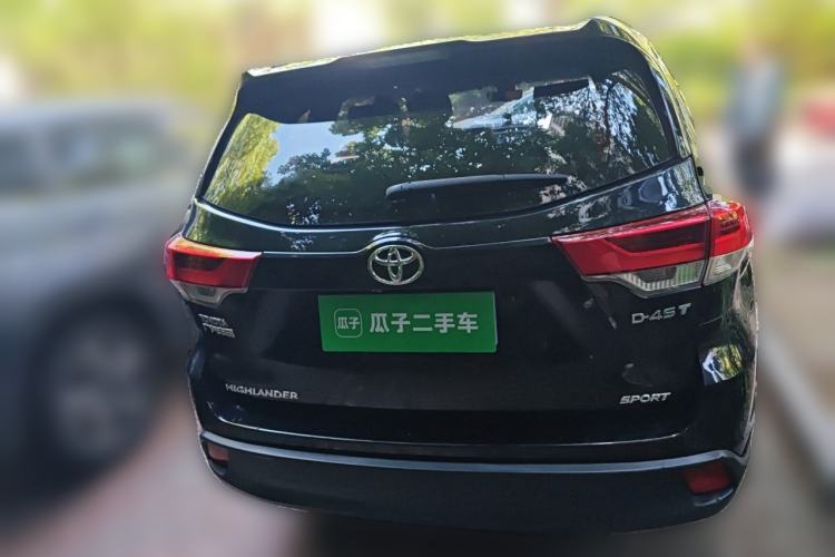 Used Toyota Highlander 2018 2.0T Two-Wheel-Drive Luxury Edition 7 Seats Emission Standard China V Rear