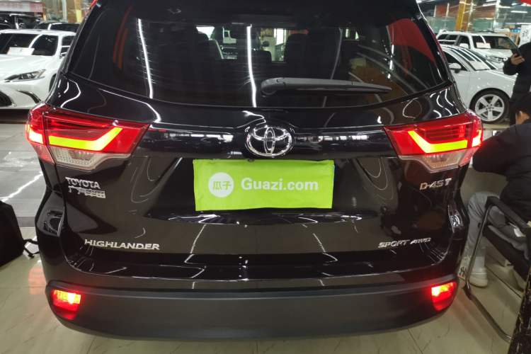 Used Toyota Highlander 2018 2.0T Four-Wheel Drive Luxury Edition 7 Seats China V Emission Standard Rear