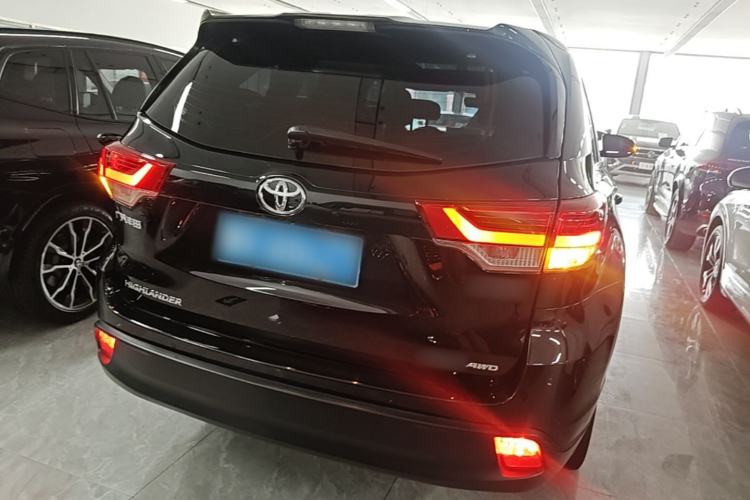 Used Toyota Highlander 2018 2.0T Four-Wheel Drive Prestige Version 7 Seats China VI Standard Rear