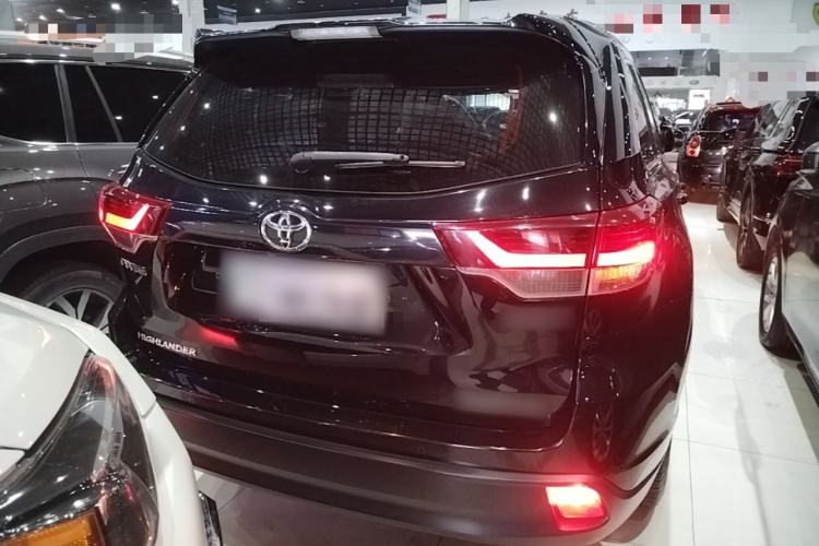 Used Toyota Highlander 2018 2.0T Four-Wheel Drive Knight Edition 7 Seats China VI Standard Rear