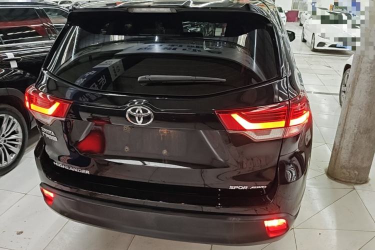Used Toyota Highlander 2018 2.0T Four-Wheel Drive Luxury Version 7 Seats China VI Standard Rear