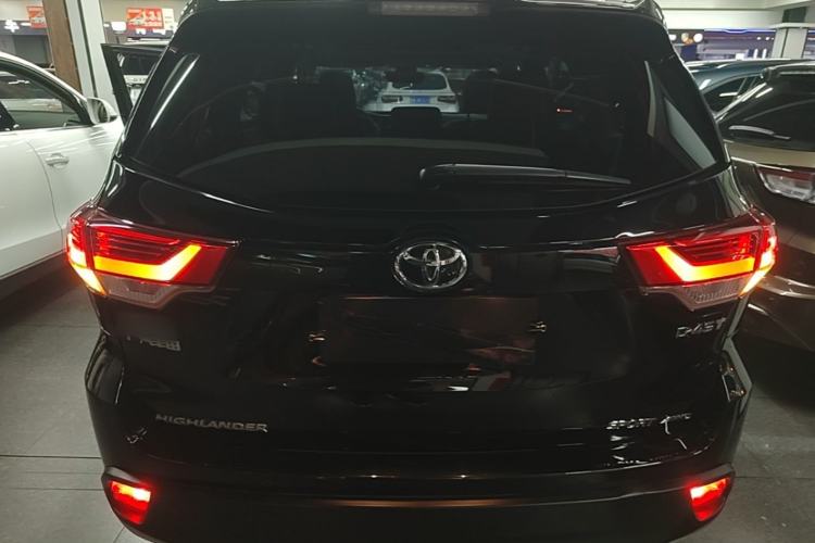 Used Toyota Highlander 2018 2.0T Four-Wheel Drive Luxury Edition 7 Seats China V Emission Standard Rear