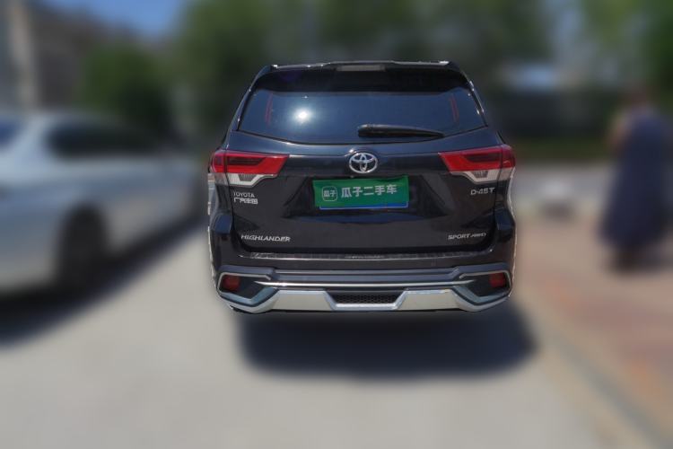 Used Toyota Highlander 2018 2.0T Four-Wheel Drive Luxury Edition 7 Seats China V Emission Standard Rear