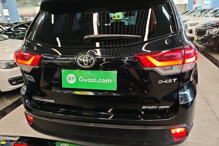 Used Toyota Highlander 2018 2.0T Four-Wheel Drive Luxury Edition 7 Seats China V Emission Standard Rear