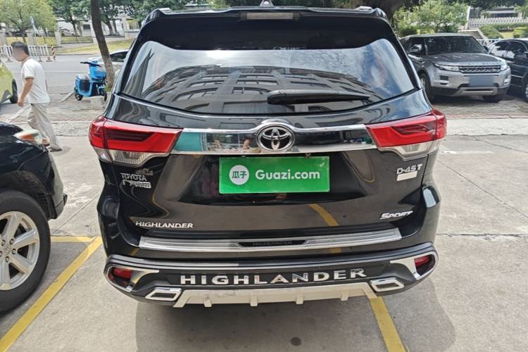 Used Toyota Highlander 2018 2.0T Two-Wheel Drive Elite Edition 5 Seats Emission Standard China V Rear