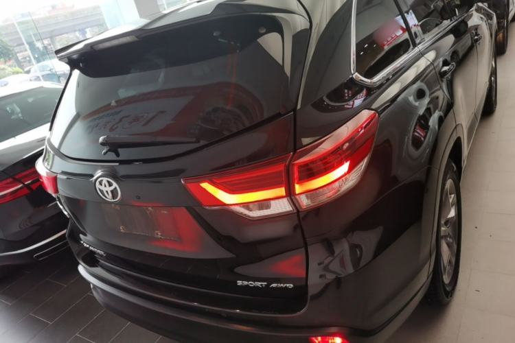 Used Toyota Highlander 2018 2.0T Four-Wheel Drive Prestige Version 7 Seats China VI Standard Rear
