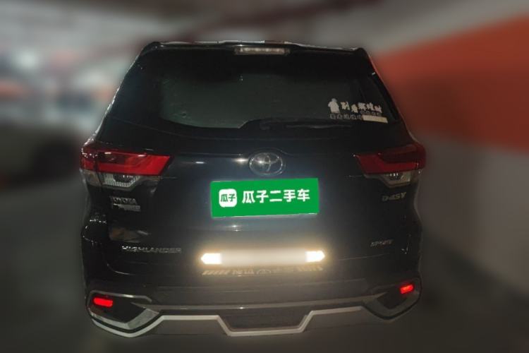 Used Toyota Highlander 2018 2.0T Two-Wheel-Drive Luxury Edition 7 Seats Emission Standard China V Rear