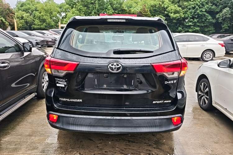 Used Toyota Highlander 2018 2.0T Four-Wheel Drive Luxury Edition 7 Seats China V Emission Standard Rear