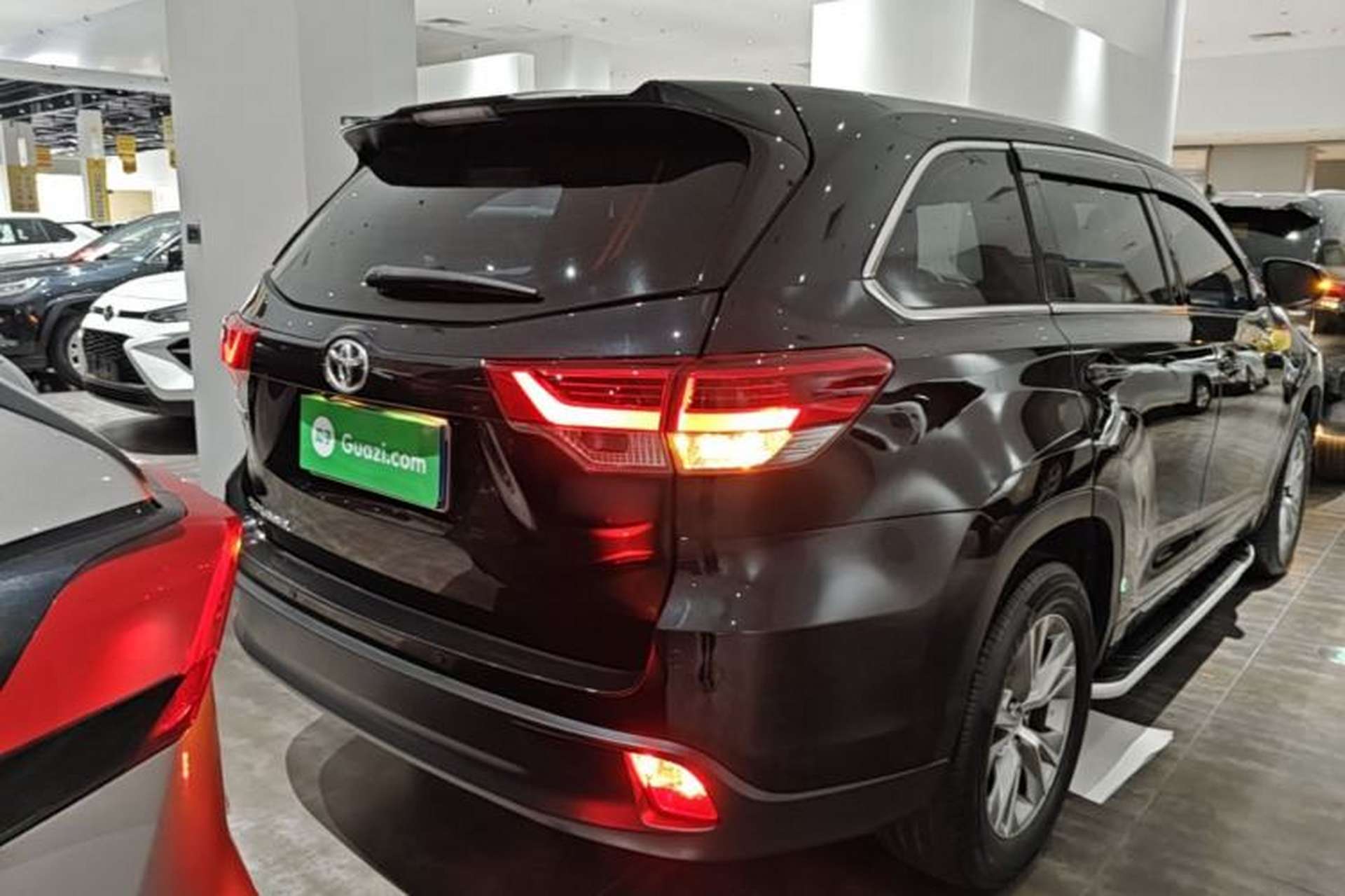 Used Toyota Highlander 2018 2.0T Two-Wheel Drive Elite Version 5 Seats China VI Standard Rear