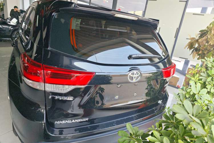 Used Toyota Highlander 2018 2.0T Four-Wheel Drive Elite Edition 7 Seats China VI Standard Rear