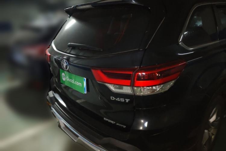 Used Toyota Highlander 2018 2.0T Four-Wheel Drive Luxury Edition 7 Seats China V Emission Standard Rear