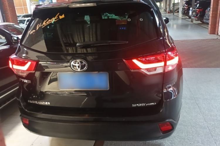 Used Toyota Highlander 2018 2.0T Four-Wheel Drive Luxury Version 7 Seats China VI Standard Rear