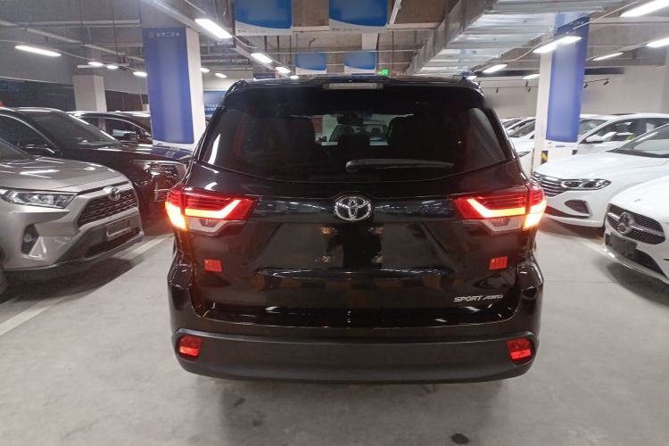Used Toyota Highlander 2018 2.0T Four-Wheel Drive Luxury Version 7 Seats China VI Standard Rear