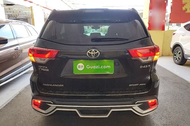 Used Toyota Highlander 2018 2.0T Four-Wheel Drive Luxury Edition 7 Seats China V Emission Standard Rear