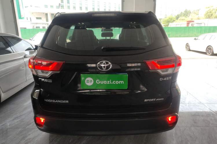 Used Toyota Highlander 2018 2.0T Four-Wheel Drive Luxury Version 7 Seats China VI Standard Rear