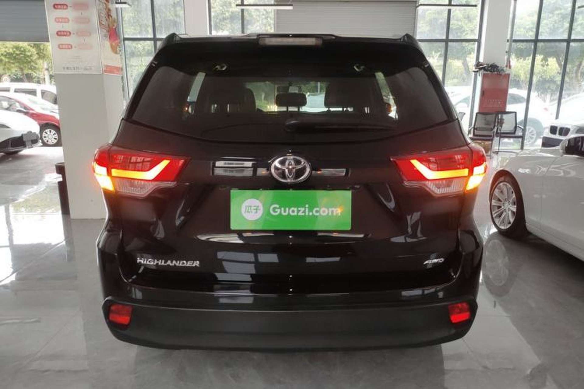 Used Toyota Highlander 2018 2.0T Four-Wheel Drive Elite Edition 7 Seats China V Standard Rear