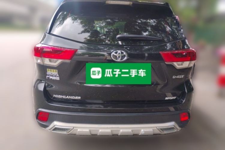Used Toyota Highlander 2018 2.0T Two-Wheel-Drive Luxury Edition 7 Seats Emission Standard China V Rear