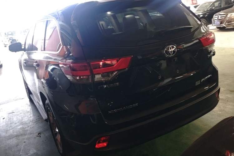 Used Toyota Highlander 2018 2.0T Four-Wheel Drive Luxury Version 7 Seats China VI Standard Rear Left 45 Deg