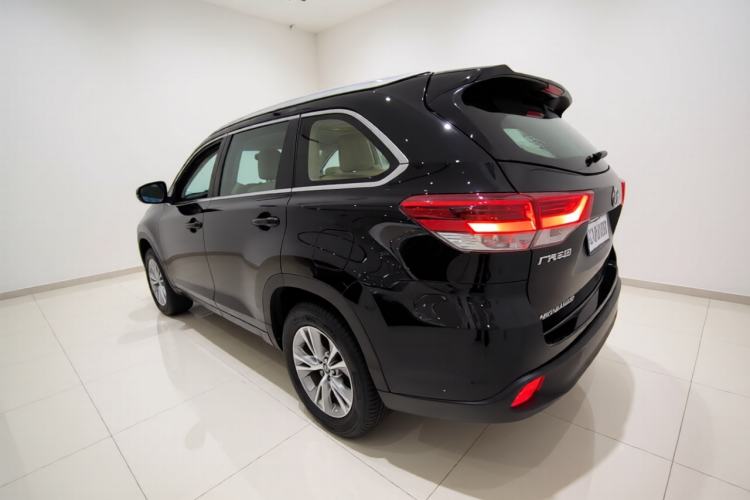 Used Toyota Highlander 2018 2.0T Two-Wheel Drive Elite Edition 7 Seats China VI Standard Rear Left 45 Deg