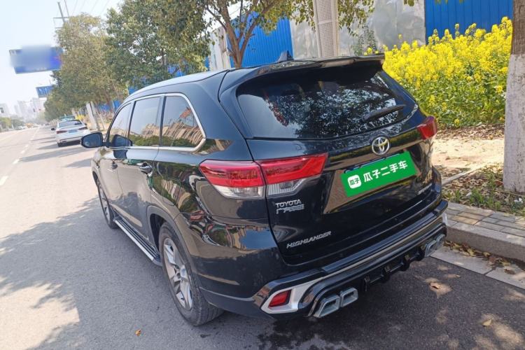 Used Toyota Highlander 2018 2.0T Four-Wheel Drive Luxury Edition 7 Seats China V Emission Standard Rear Left 45 Deg