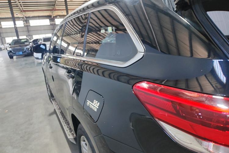 Used Toyota Highlander 2018 2.0T Four-Wheel Drive Luxury Edition 7 Seats China V Emission Standard Rear Left 45 Deg