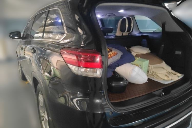 Used Toyota Highlander 2018 2.0T Four-Wheel Drive Luxury Edition 7 Seats China V Emission Standard Rear Left 45 Deg