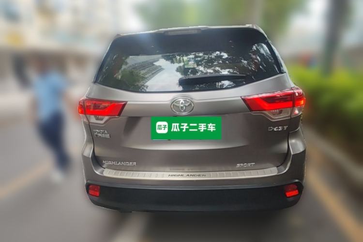 Used Toyota Highlander 2018 2.0T Four-Wheel Drive Luxury Edition 7 Seats China V Emission Standard Rear