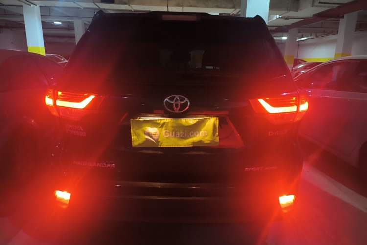 Used Toyota Highlander 2018 2.0T Four-Wheel Drive Luxury Version 7 Seats China VI Standard Rear