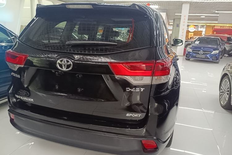 Used Toyota Highlander 2018 2.0T Two-Wheel Drive Luxury Edition 7 Seats China VI Standard Rear