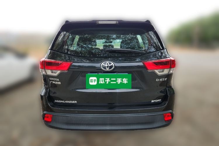 Used Toyota Highlander 2018 2.0T Two-Wheel-Drive Luxury Edition 7 Seats Emission Standard China V Rear