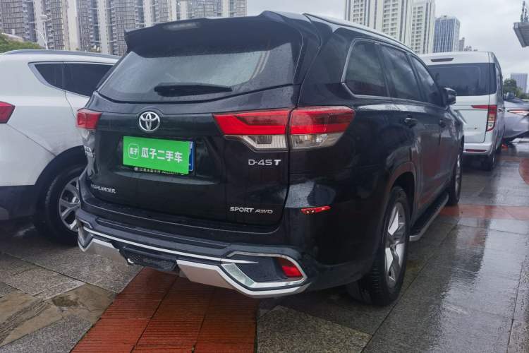Used Toyota Highlander 2018 2.0T Four-Wheel Drive Luxury Edition 7 Seats China V Emission Standard Rear Right 45 Deg