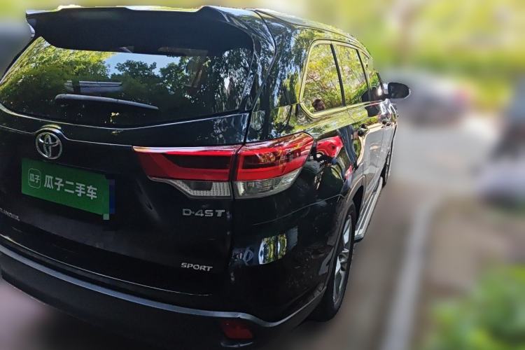 Used Toyota Highlander 2018 2.0T Two-Wheel-Drive Luxury Edition 7 Seats Emission Standard China V Rear Right 45 Deg