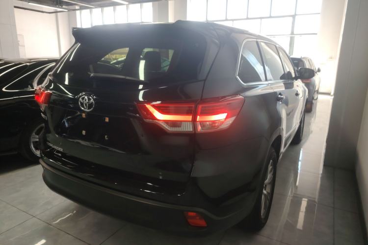 Used Toyota Highlander 2018 2.0T Two-Wheel Drive Elite Version 5 Seats China VI Standard Rear Right 45 Deg