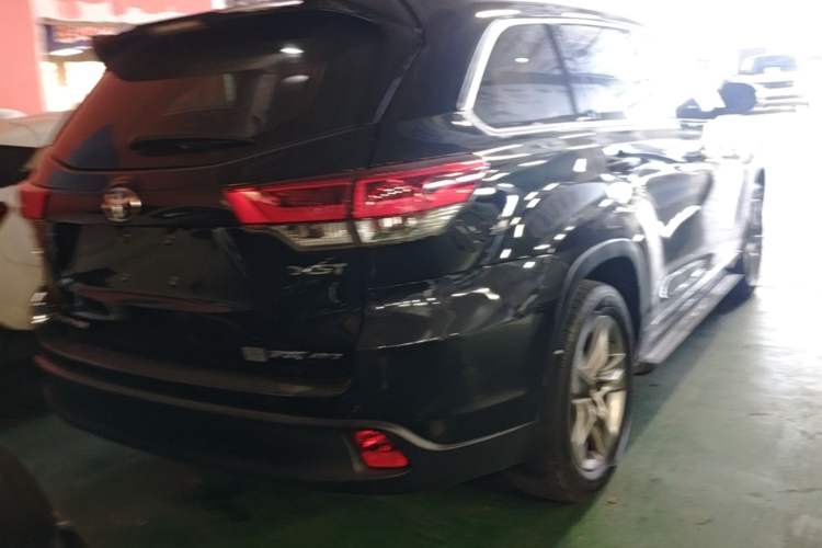 Used Toyota Highlander 2018 2.0T Four-Wheel Drive Luxury Version 7 Seats China VI Standard Rear Right 45 Deg