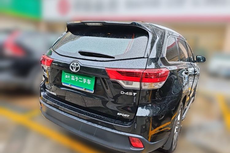 Used Toyota Highlander 2018 2.0T Two-Wheel-Drive Luxury Edition 7 Seats Emission Standard China V Rear Right 45 Deg