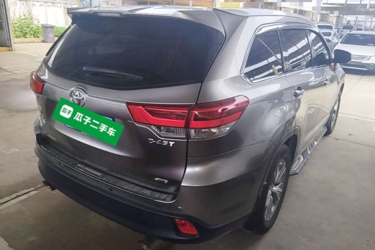 Used Toyota Highlander 2018 2.0T Four-Wheel Drive Elite Edition 7 Seats China V Standard Rear Right 45 Deg