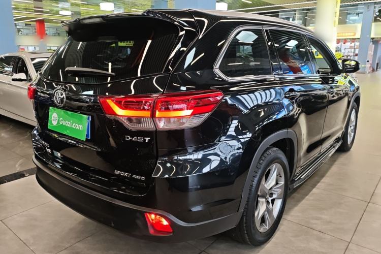 Used Toyota Highlander 2018 2.0T Four-Wheel Drive Luxury Edition 7 Seats China V Emission Standard Rear Right 45 Deg