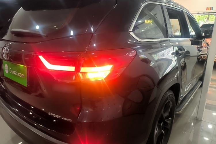 Used Toyota Highlander 2018 2.0T Four-Wheel Drive Knight Edition 7 Seats China VI Standard Rear Right 45 Deg