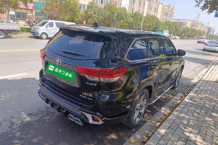 Used Toyota Highlander 2018 2.0T Four-Wheel Drive Luxury Edition 7 Seats China V Emission Standard Rear Right 45 Deg