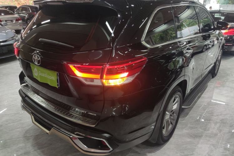 Used Toyota Highlander 2018 2.0T Four-Wheel Drive Luxury Edition 7 Seats China V Emission Standard Rear Right 45 Deg